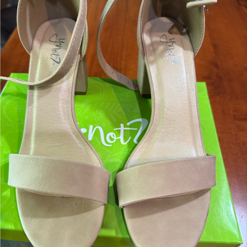 Women's Sandals - Natural colored heel size 9